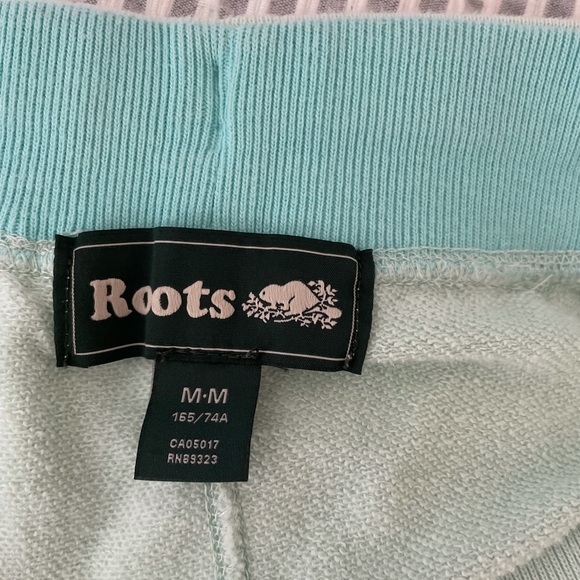 Women’s roots capris. Size medium - Picture 2 of 6